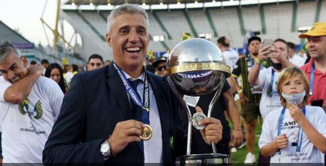 hernan-crespo-treinador-defensa-y-justicia-vence-copa-sul-americana-24-01-2021-foto-marcelo-endelli-reuters4805a5ea_socialshare.jpg